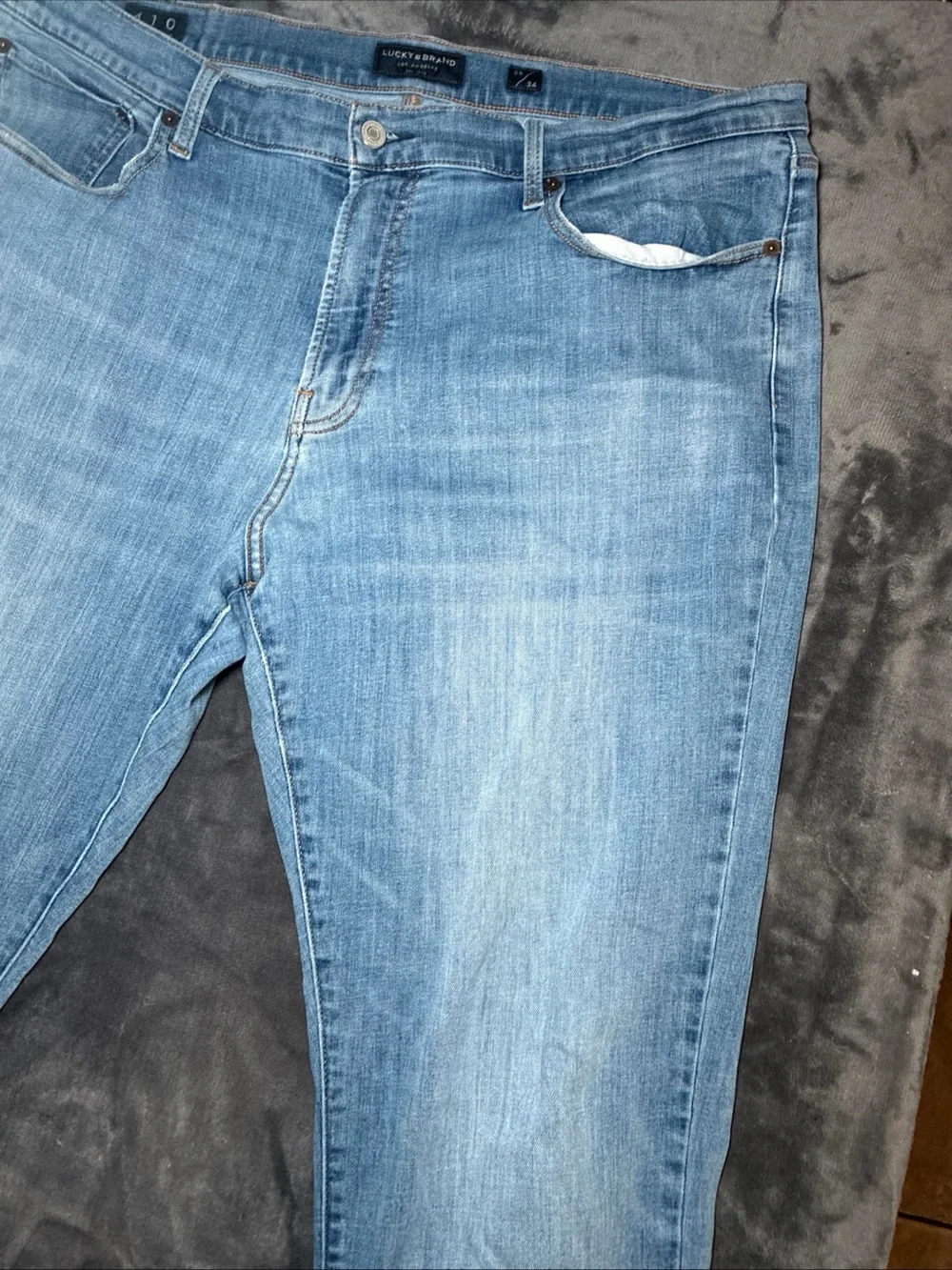 Lucky Brand 410 Athletic Slim Jeans Mens 38x34 Blue Medium Wash Stretch Denim